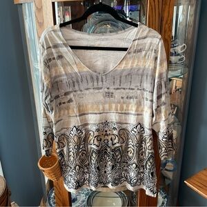 Belle by Kim Gravel Gray & Black Printed V-Neck 3/4 sleeve top
